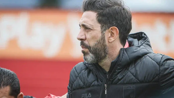 Santa Fe confirmó el futuro de Jorge Bava por medio de una rueda de prensa