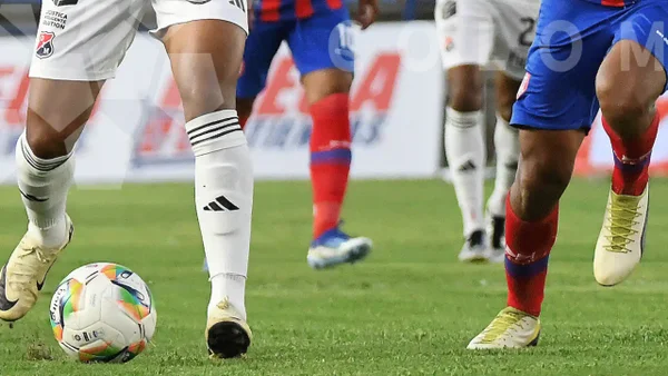 Periodista le pidió de manera insólita a reconocido técnico de la liga colombiana: este fue su reacción