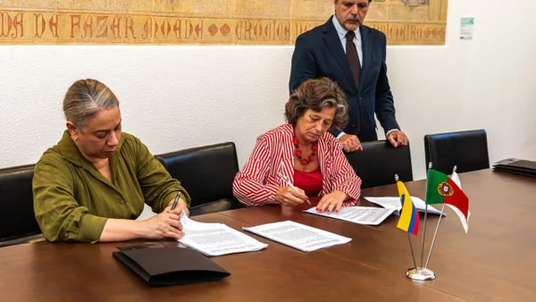 Presidente Petro anunció que ya se firmó el acuerdo con Portugal para el nuevo modelo de pasaportes