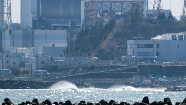 Central nuclear de Fukushima es evacuada tras alerta de tsunami en Japón