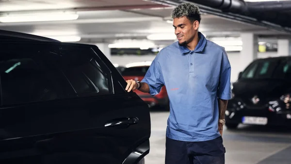 Bayern Múnich recibió a Luis Díaz y ya le hizo un millonario regalo: en fotos Bayern Múnich recibió a Luis Díaz y ya le hizo un millonario regalo: en fotos