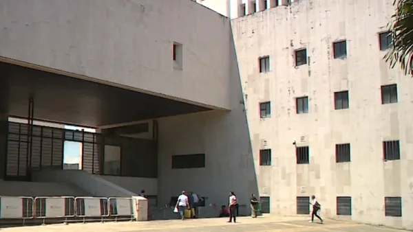 Ascensor se desplomó desde el piso 13 del Palacio de Justicia en Cali: hubo jueces heridos Ascensor se desplomó desde el piso 13 del Palacio de Justicia en Cali: hubo jueces heridos