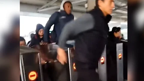 'Colatón' en Transmilenio.