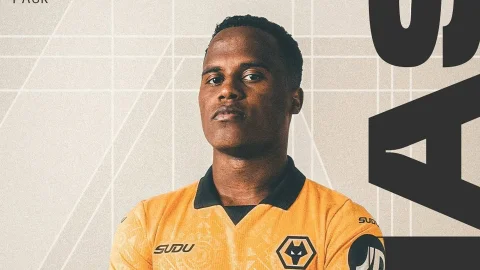 Jhon Arias Wolves
