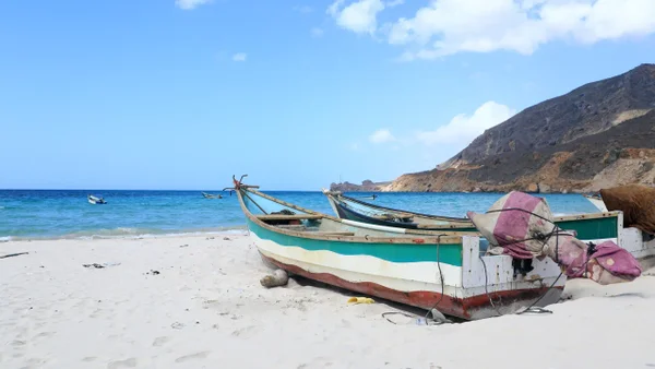 Naufragio en costas de Yemen deja al menos 76 migrantes muertos