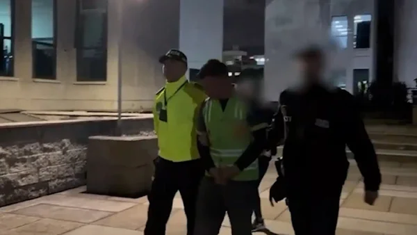 Celular con fotos y videos fue la prueba clave para capturar a presunto abusador de una menor en España Celular con fotos y videos fue la prueba clave para capturar a presunto abusador de una menor en España