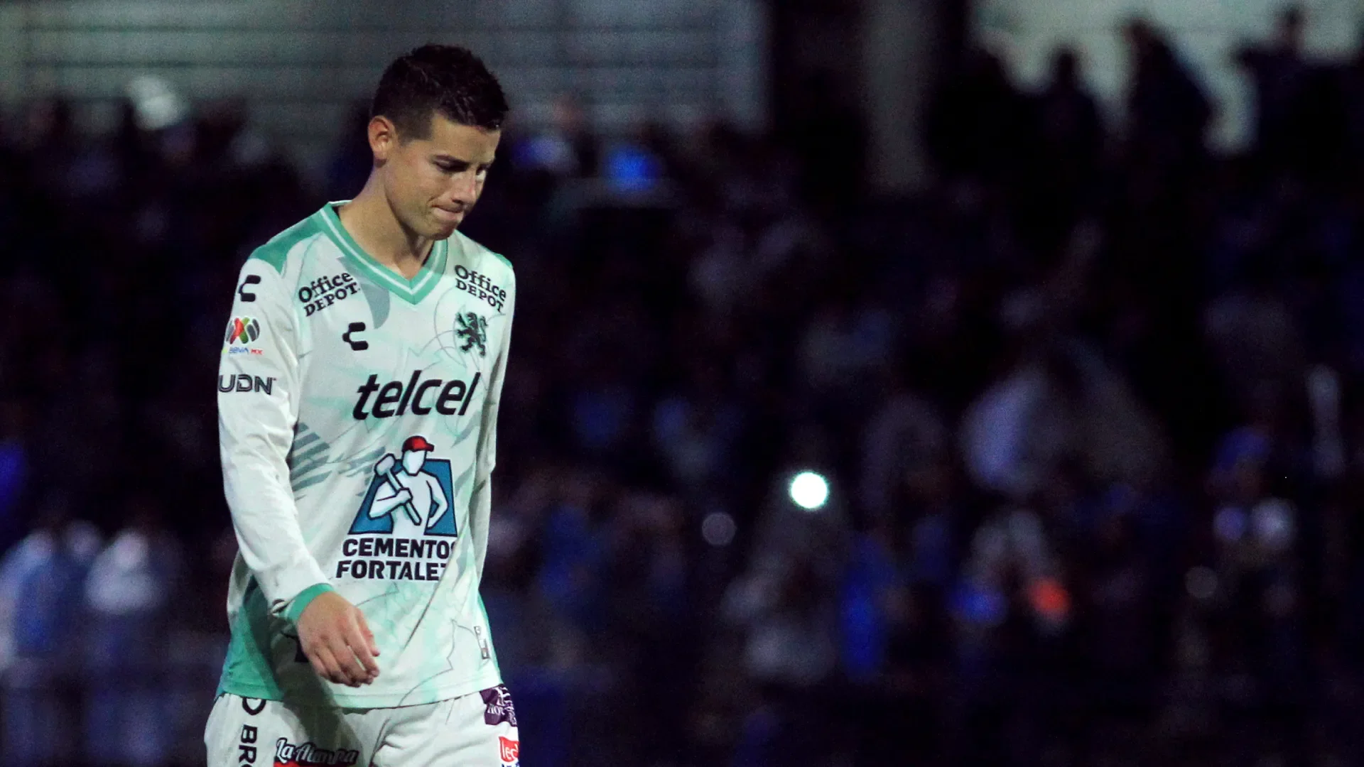 James Rodríguez molestia con técnico de León