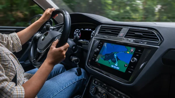 ¿Lo sabía? El elemento que tienen la mayoría de vehículos y que podría generarle dura multa