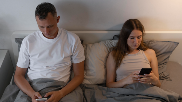 ¿Por qué hay personas en relaciones que saben que no son para el futuro? La Psicología lo explica