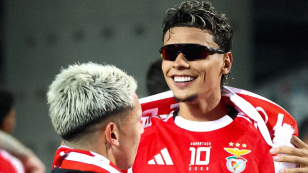 Video| Richard Ríos estuvo cerca de anotar un golazo de tiro libre con Benfica en Champions