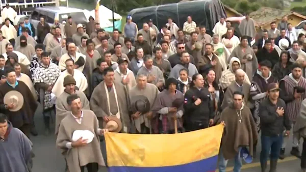 Once puntos bloqueados en Boyacá: sigue la tensión por paro campesino y minero Once puntos bloqueados en Boyacá: sigue la tensión por paro campesino y minero