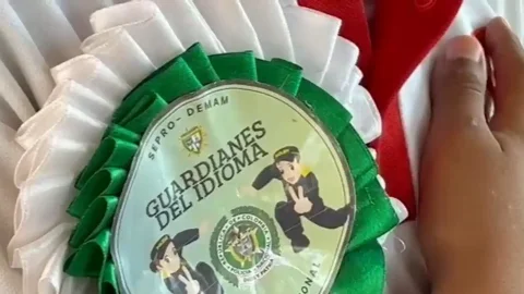 Niños policías docentes inglés