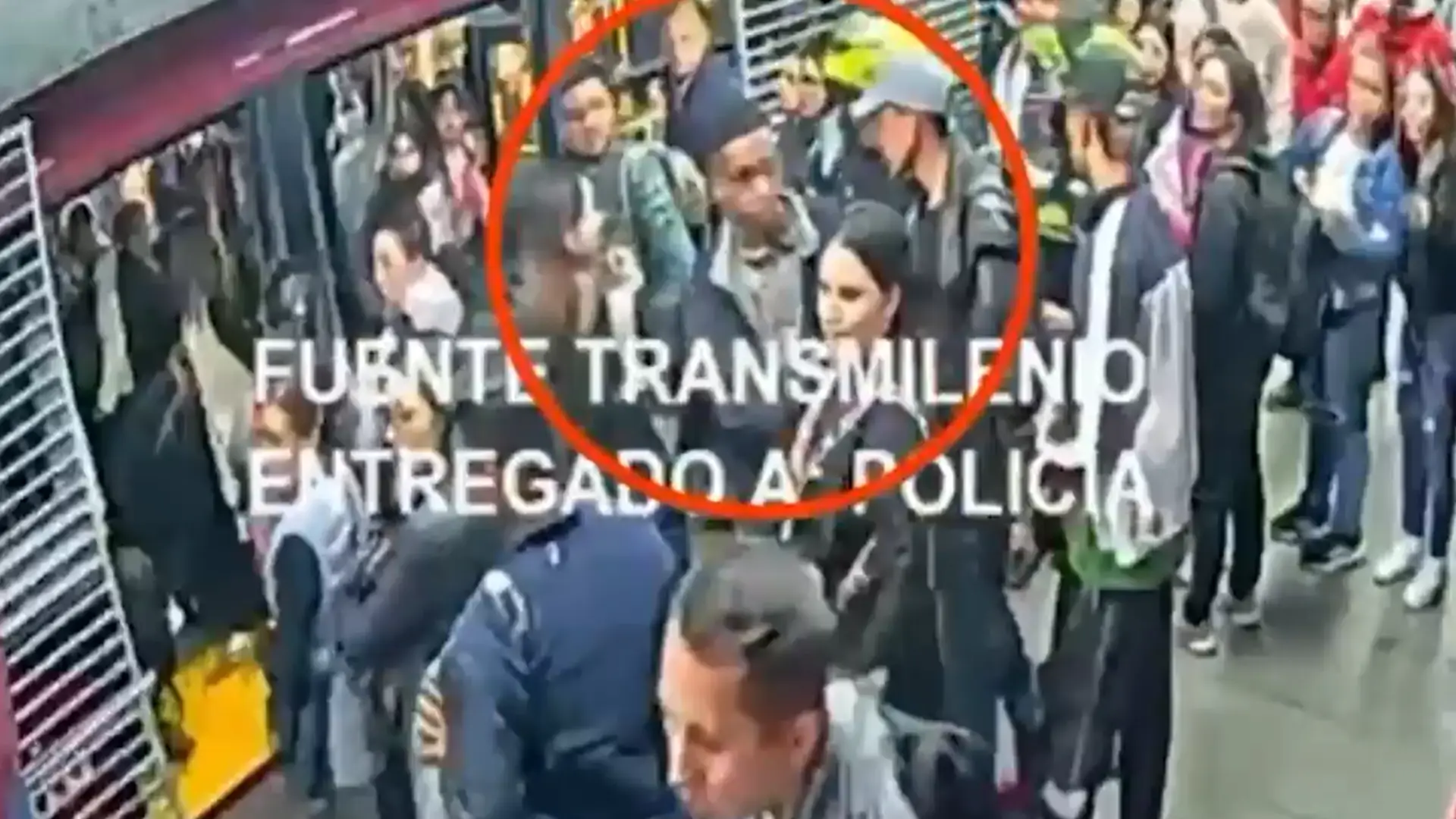Banda se dedicaba al cosquilleo en Transmilenio.