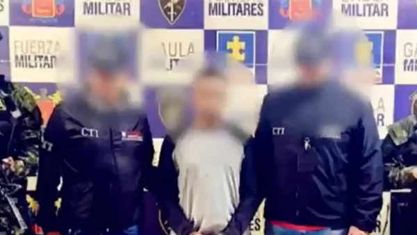 De día panadero y de noche guerrillero: cayó peligroso reclutador del ELN en Bogotá De día panadero y de noche guerrillero: cayó peligroso reclutador del ELN en Bogotá