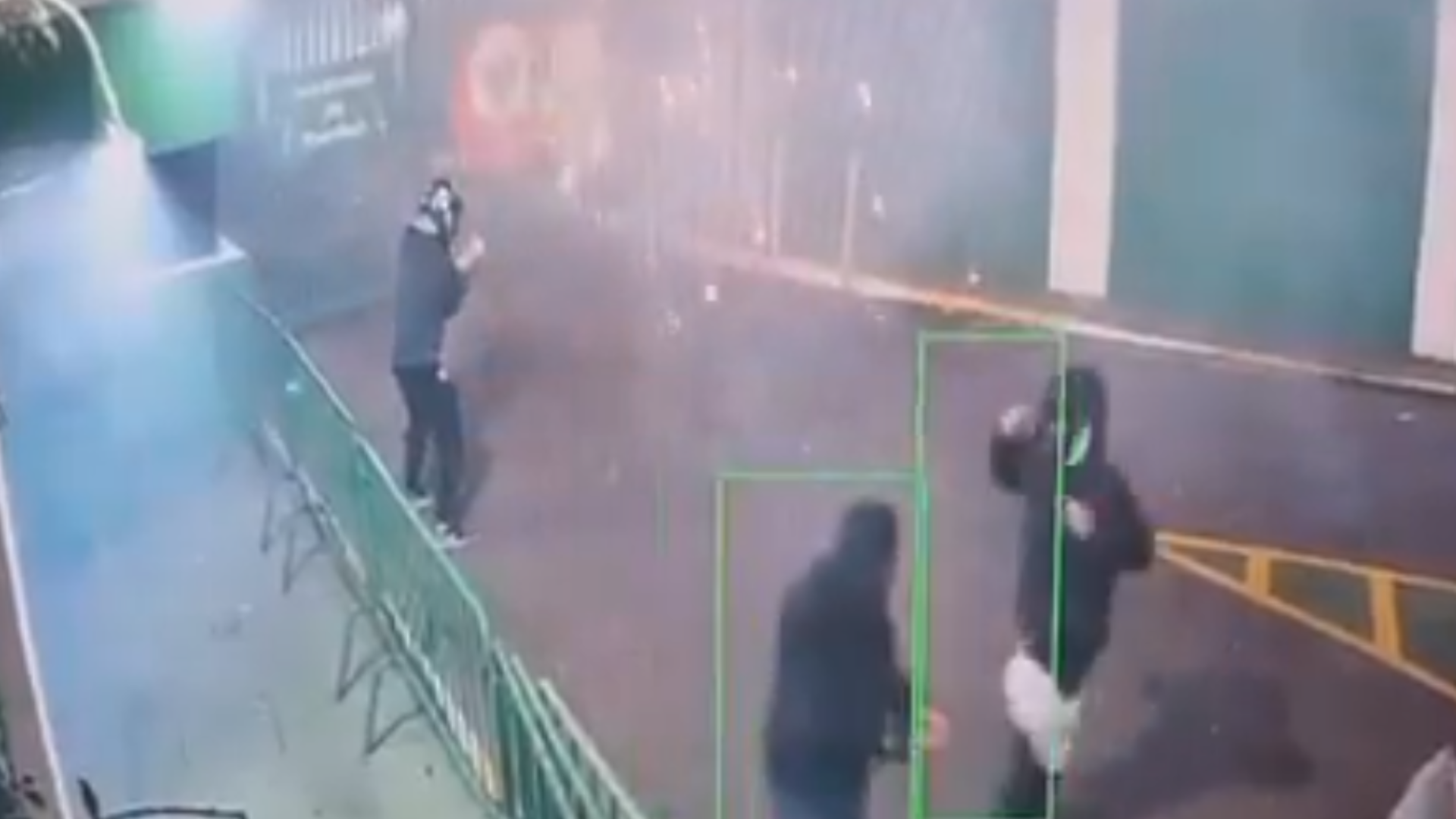 Sede Palmeiras atacada con bombas y petardos