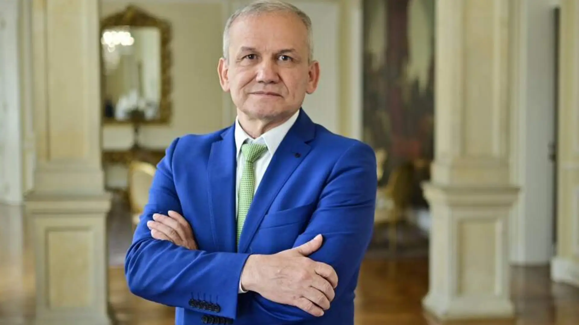 Carlos Ramón González.