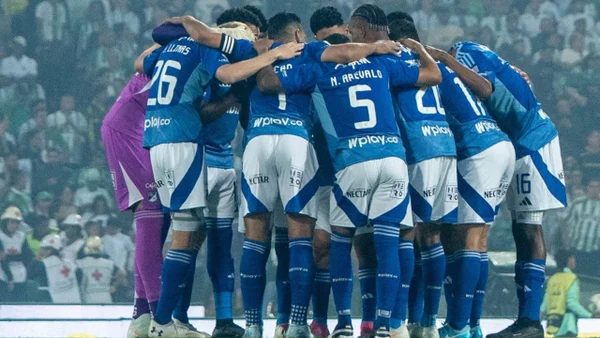 Jugador activo de Millonarios posó con la camiseta del América y levantó polémica