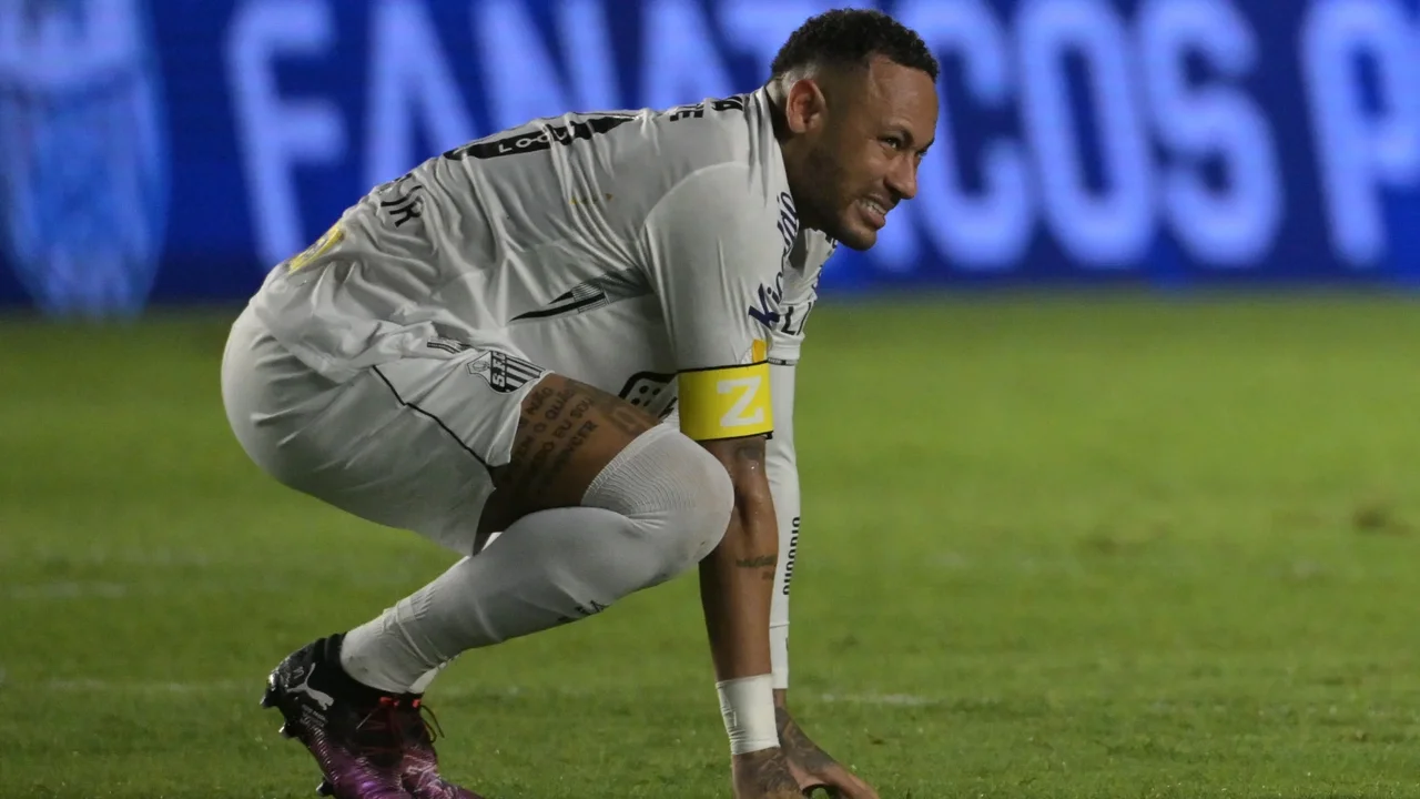Neymar sets a date for his professional retirement and surprises on social media