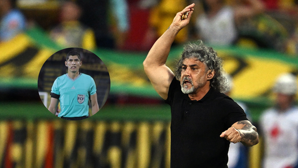 Leonel Álvarez no se quedó callado y arremetió contra el arbitraje del juego entre Junior y Bucaramanga Leonel Álvarez no se quedó callado y arremetió contra el arbitraje del juego entre Junior y Bucaramanga