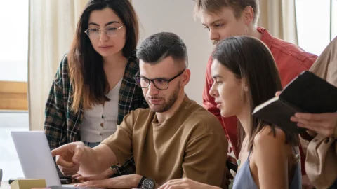 Estudiantes universitarios (2)