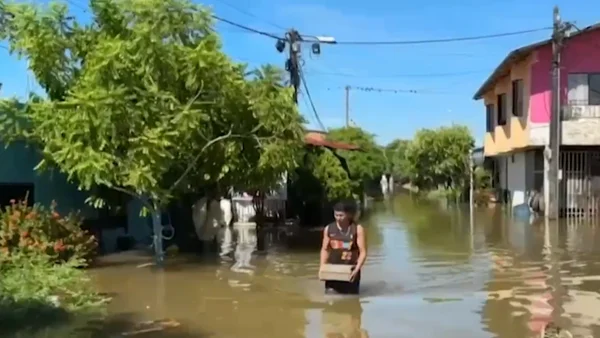 800 familias viven con el agua a la cintura por las inundaciones en Antioquia 800 familias viven con el agua a la cintura por las inundaciones en Antioquia