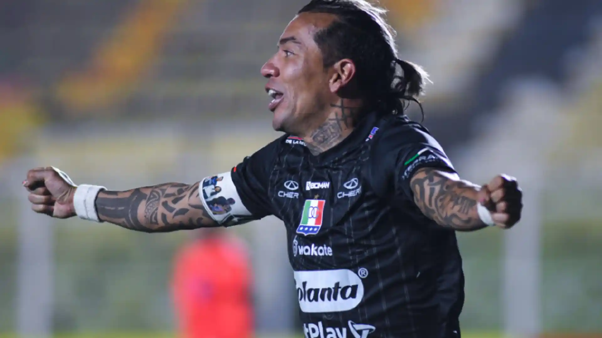 Gol Dayro Moreno ante Huracán.