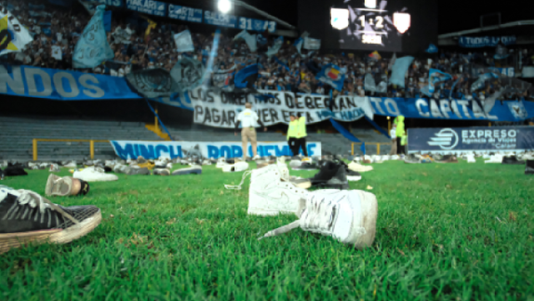 La sanción que podría tener Millonarios tras lanzamiento de zapatos al cancha del Campín La sanción que podría tener Millonarios tras lanzamiento de zapatos al cancha del Campín