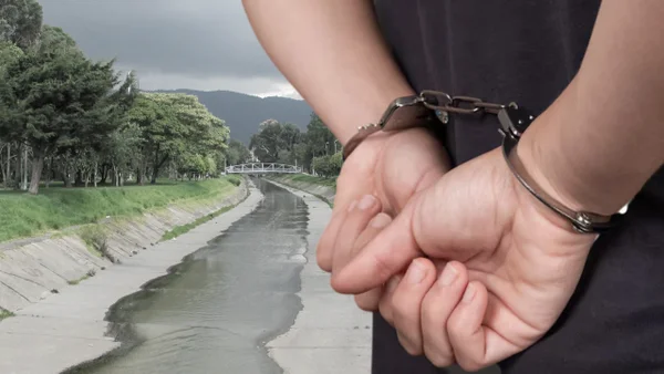 Homicida que intentó escapar por un caño fue capturado por la Policía en Bogotá Homicida que intentó escapar por un caño fue capturado por la Policía en Bogotá