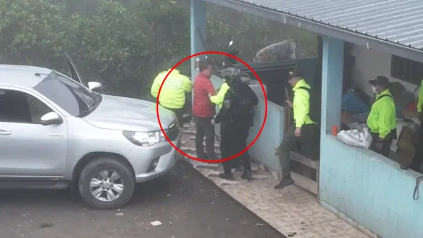 VIDEO | ‘Mono Luis’, hermano de ‘Iván Mordisco’, cayó en una vereda de El Peñón, Cundinamarca