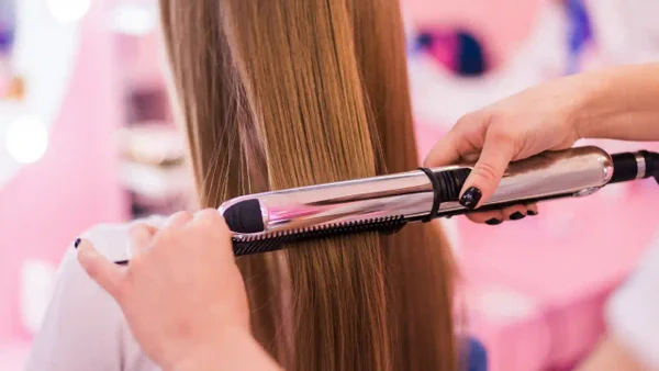 Keratinas y fórmulas veganas: lo que debe saber antes de alisar su cabello Keratinas y fórmulas veganas: lo que debe saber antes de alisar su cabello