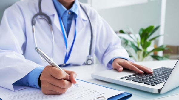 Médicos alertan escasez de medicamentos esenciales para las Unidades de Cuidados Intensivos