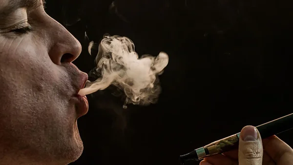 Consumidores de cannabis que se automedican corren mayores riesgos de presentar paranoia