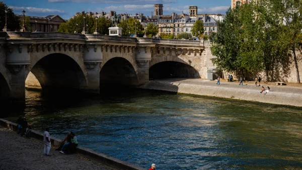 Hallan cinco cadáveres en el Sena en dos semanas: tenían signos de estrangulamiento y estaban semidesnudos