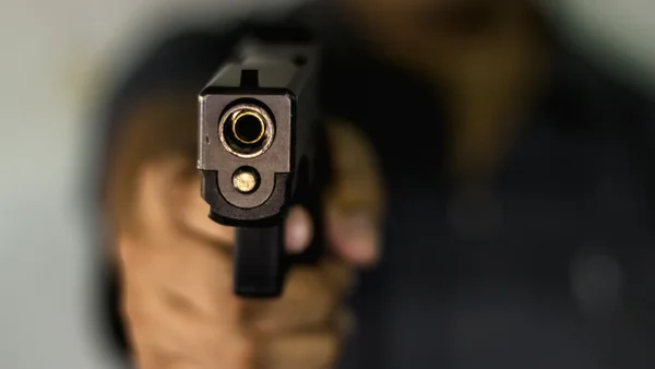 Ladrones entraron a droguería en el norte de Bogotá y cometieron violento robo Ladrones entraron a droguería en el norte de Bogotá y cometieron violento robo