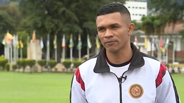 Jainer Quintana: el soldado que sobrevivió con su perro a una mina antipersona