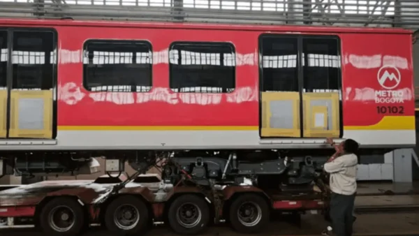 ¿Cómo llegan los trenes del Metro de Bogotá desde China y qué ocurre cuando pisan suelo colombiano?