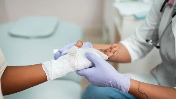 Más de 100 mil agresiones por animales potencialmente transmisores de rabia en Colombia Más de 100 mil agresiones por animales potencialmente transmisores de rabia en Colombia