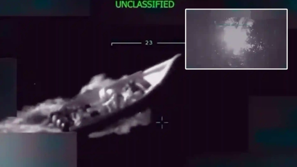 Video del momento exacto del primer bombardeo de EE. UU. a embarcación venezolana que deja 11 muertos Video del momento exacto del primer bombardeo de EE. UU. a embarcación venezolana que deja 11 muertos