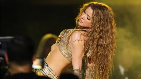 Shakira en playa en México.