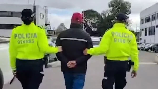 Capturan en Bogotá a vigilante escolar acusado de pornografía infantil y acoso a menores en redes sociales