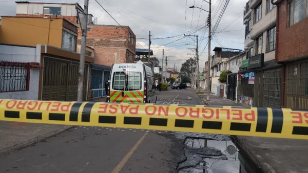 Sicarios en moto asesinaron a un hombre dentro de su vehículo en Bogotá: ¿cómo ocurrió? Sicarios en moto asesinaron a un hombre dentro de su vehículo en Bogotá: ¿cómo ocurrió?