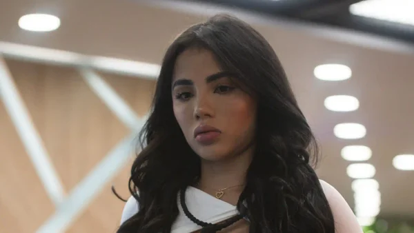 Karina García preocupa al mostrar fotografías de sus manos: ¿tenía heridas?