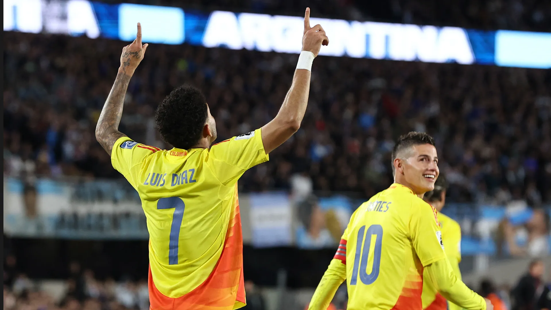 Luis Díaz y James Rodríguez vs. Argentina