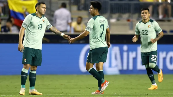 ¡Nos salvamos! Potente tiro de Bolivia puso a temblar a la Selección Colombia: video
