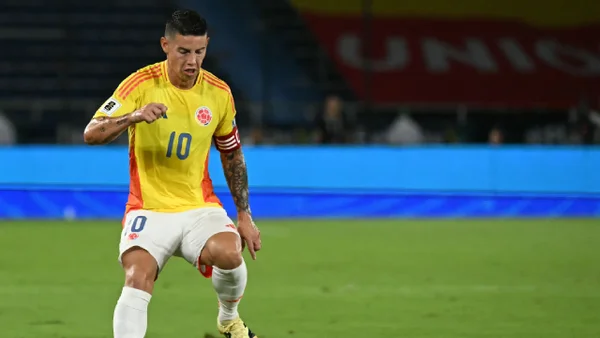 ¡Casi era golazo de James! Colombia tuvo la primera gran oportunidad contra México