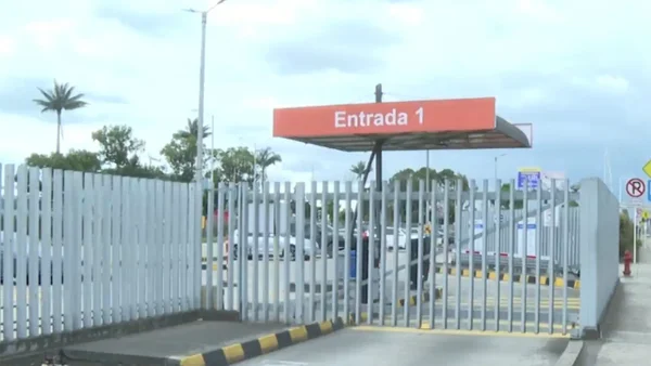 ¿Por qué cerraron el parqueadero del Puente Aéreo en El Dorado?