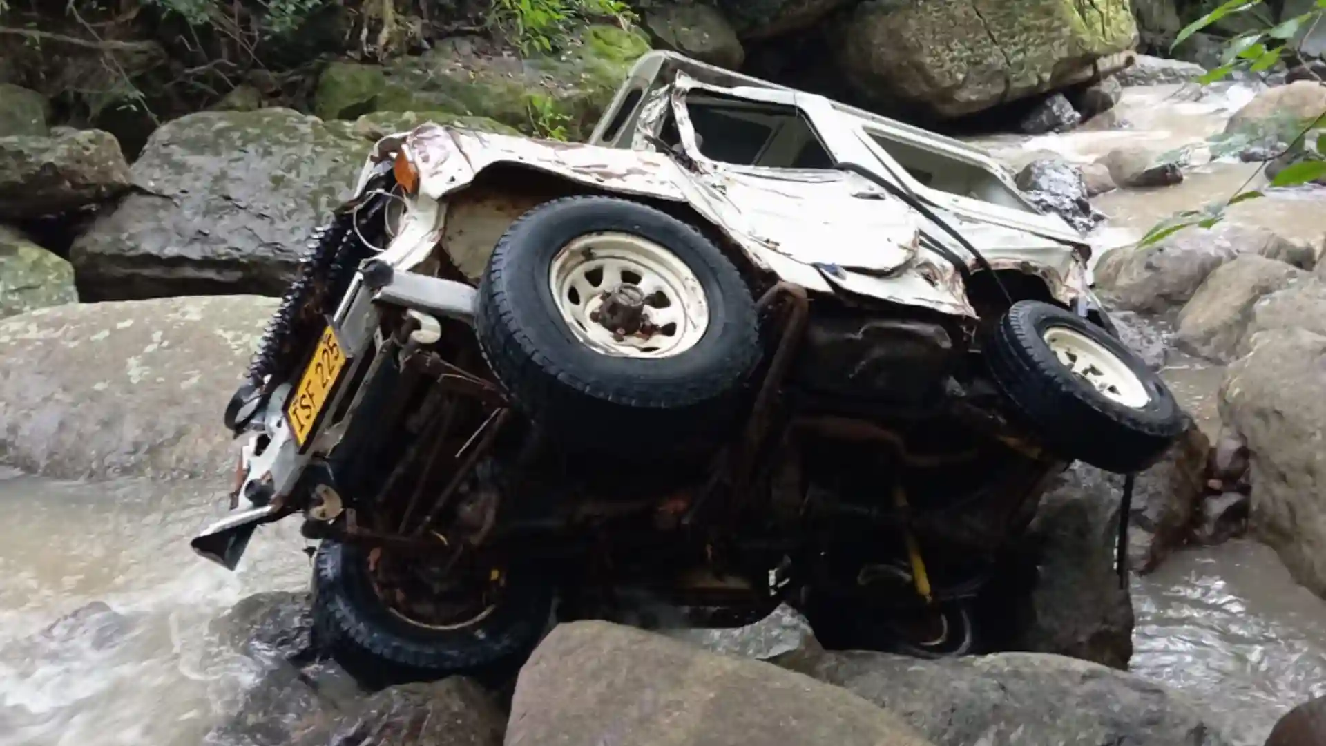Tragedia en Santander: un niño entre los cuatro muertos en vehículo arrastrado por una quebrada