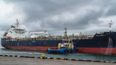 Descartan riesgo de desabastecimiento de combustible en el puerto de Tumaco, Nariño