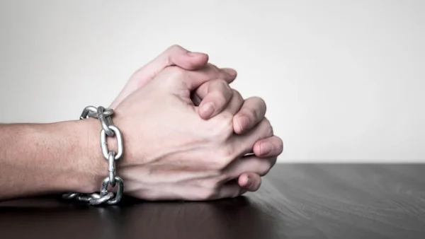 Actor de reconocida serie de televisión fue arrestado por insólita razón: ¿Qué pasó?