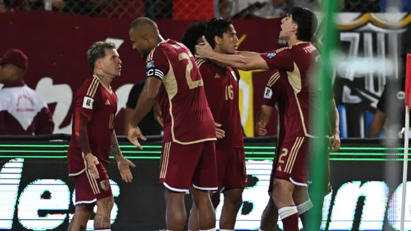 Video | Garrafal error de Kevin Mier le dio el segundo gol a Venezuela ante Colombia